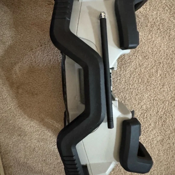 Porter Cable Jobsite Bluetooth radio - Picture 3 of 13